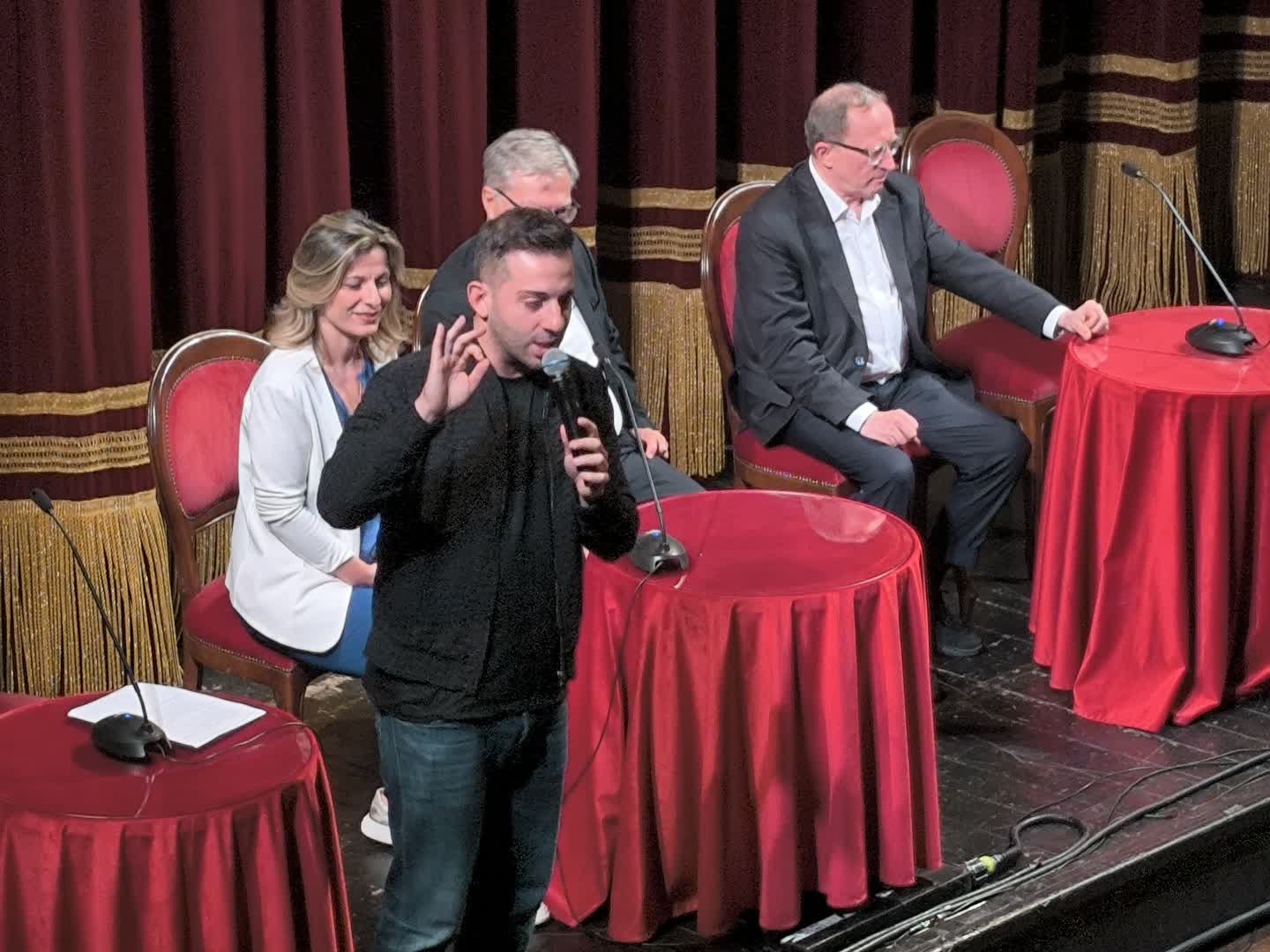 Un moderatore inaspettato, il grande Francesco Cicchella