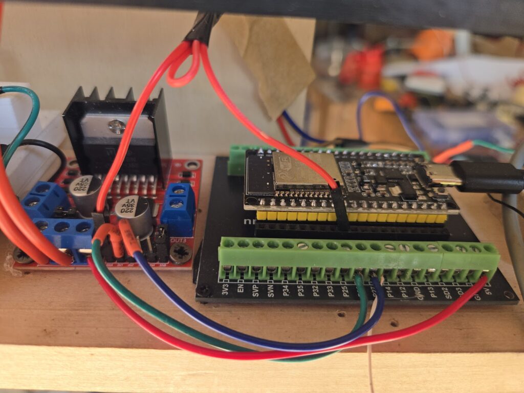 Elettronica di controllo basata su ESP32.